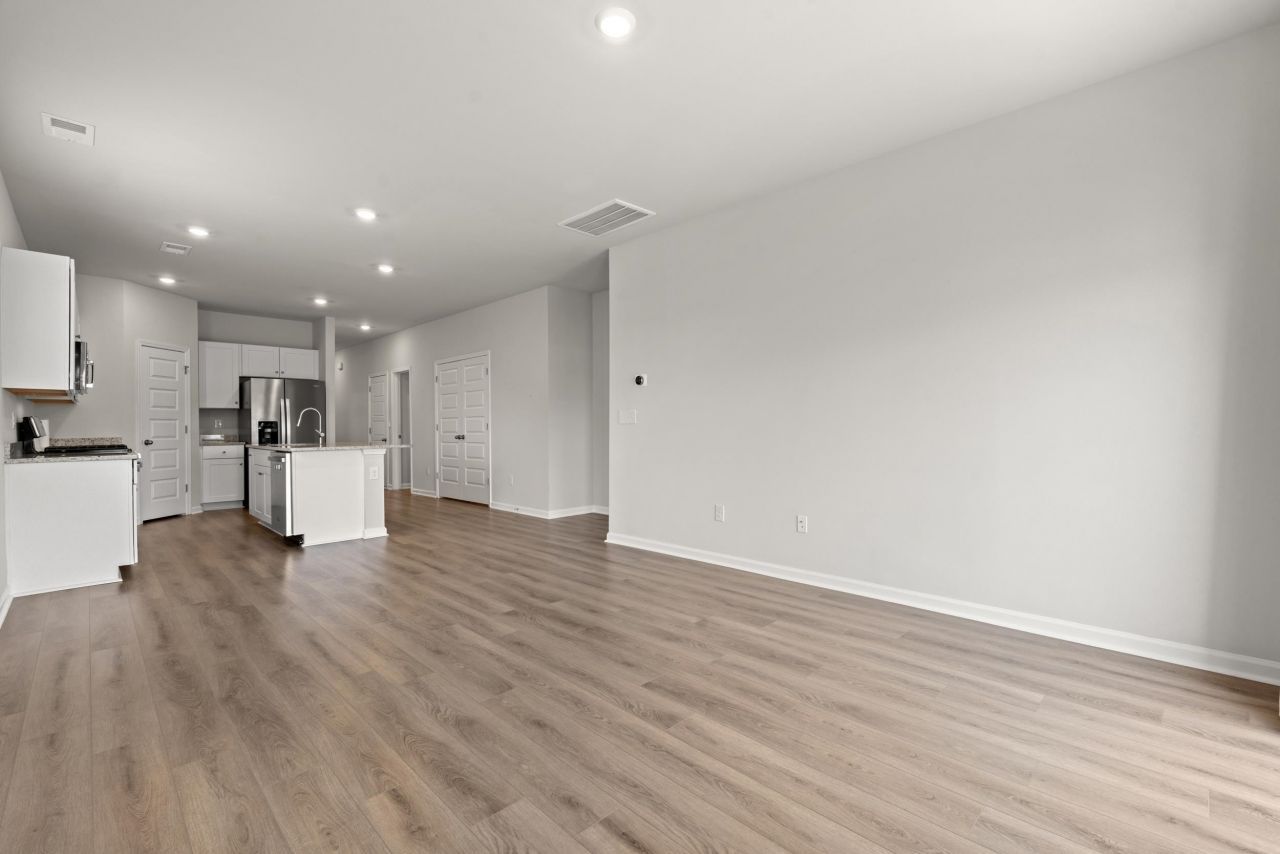 8037 Forest Edge Dr. Photo 7