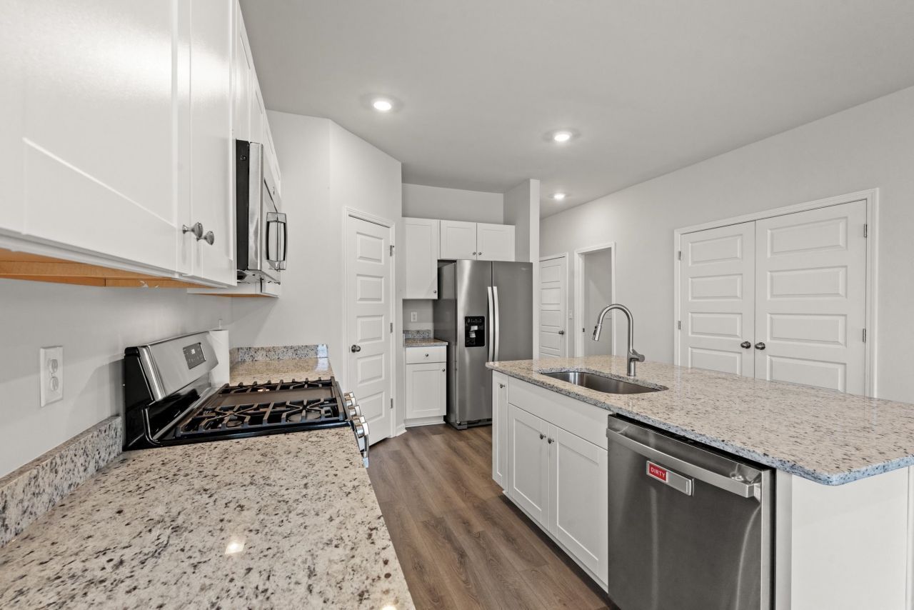 8037 Forest Edge Dr. Photo 9