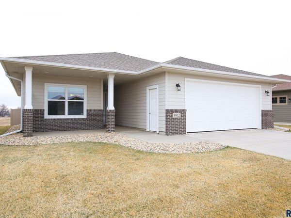 8812 W Windmill Ridge St, Sioux Falls, SD 57106