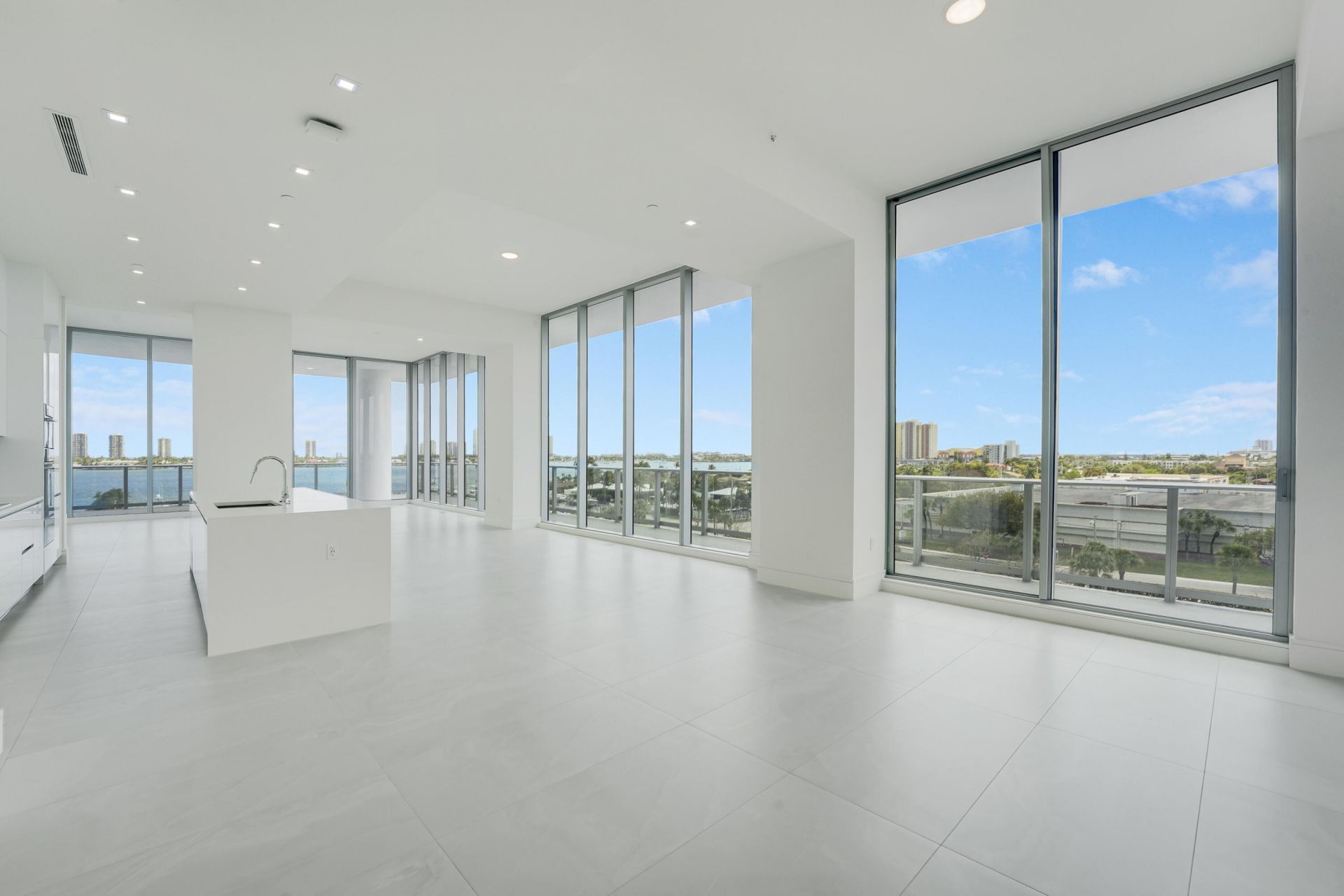 220 Lake Shore Drive, Unit 612, Lake Park, FL 33403 Photo