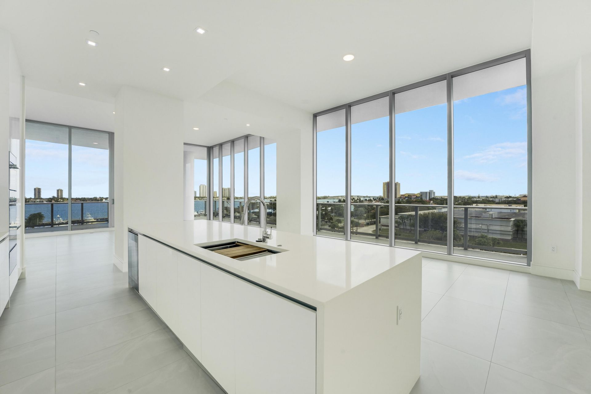 220 Lake Shore Drive, Unit 612, Lake Park, FL 33403 Photo