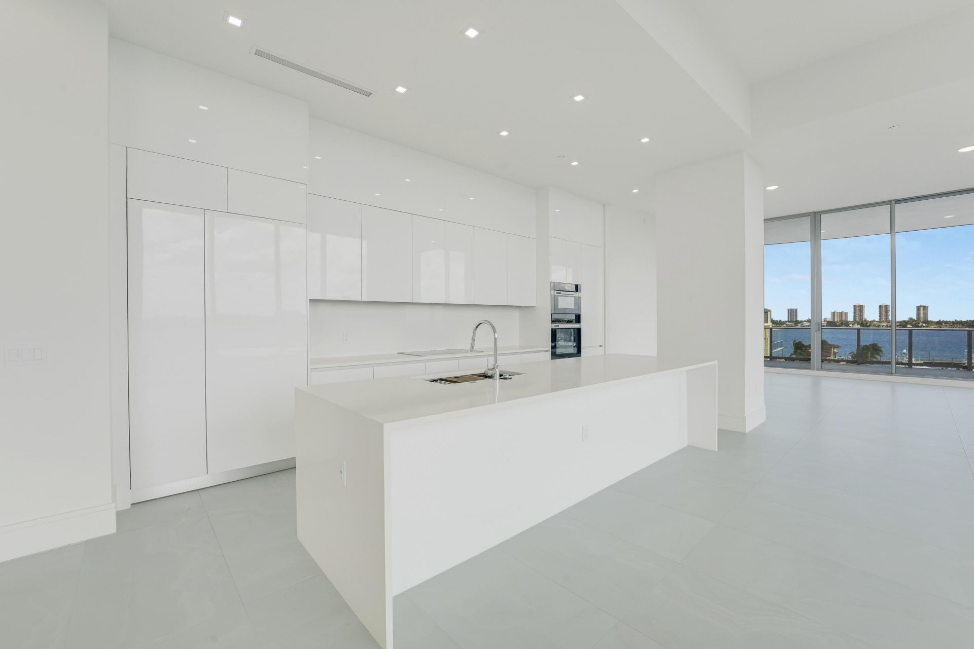 220 Lake Shore Drive, Unit 612, Lake Park, FL 33403 Photo