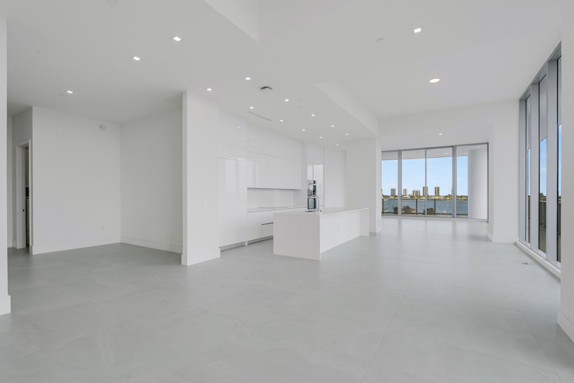 220 Lake Shore Drive, Unit 612, Lake Park, FL 33403 Photo