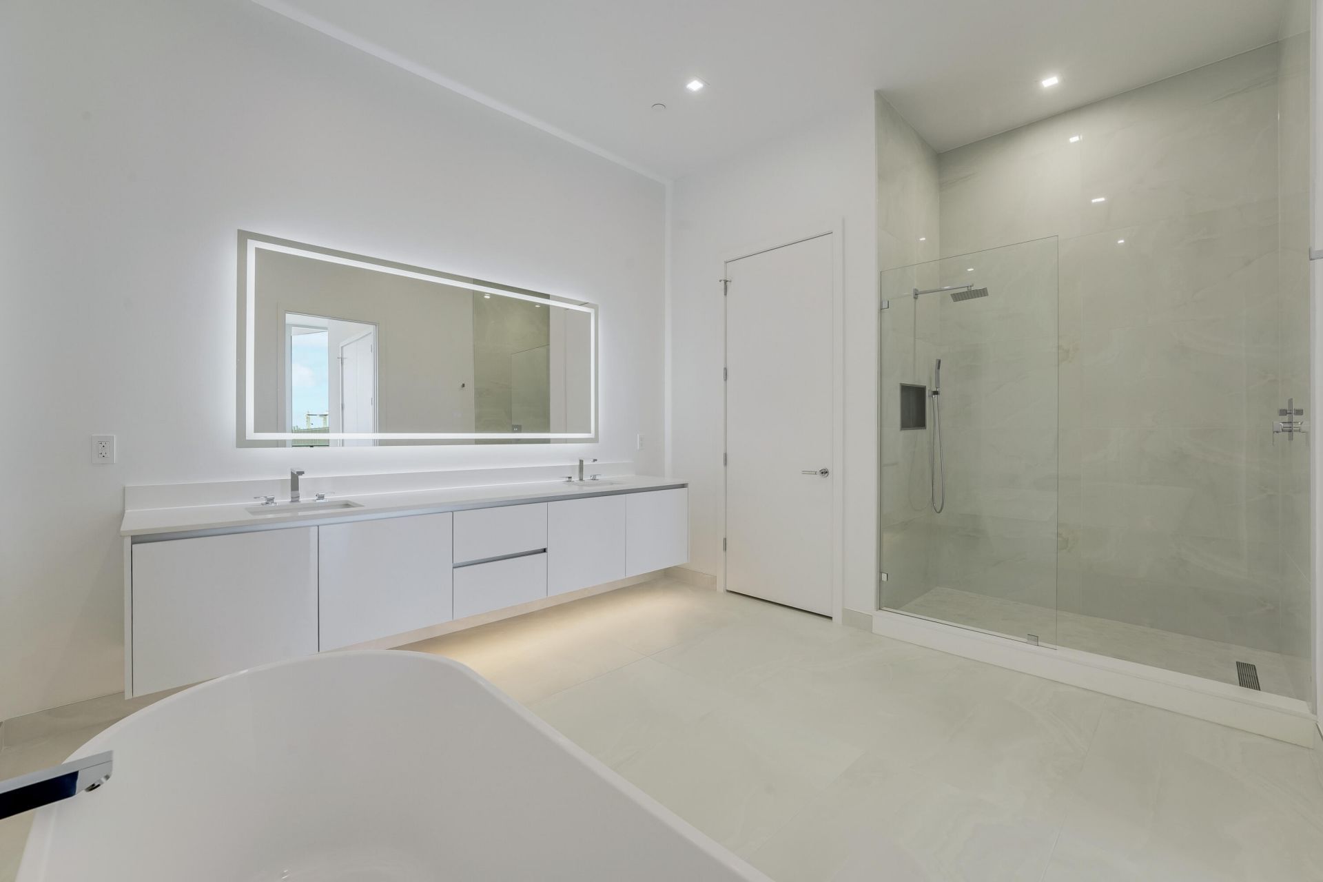 220 Lake Shore Drive, Unit 612, Lake Park, FL 33403 Photo