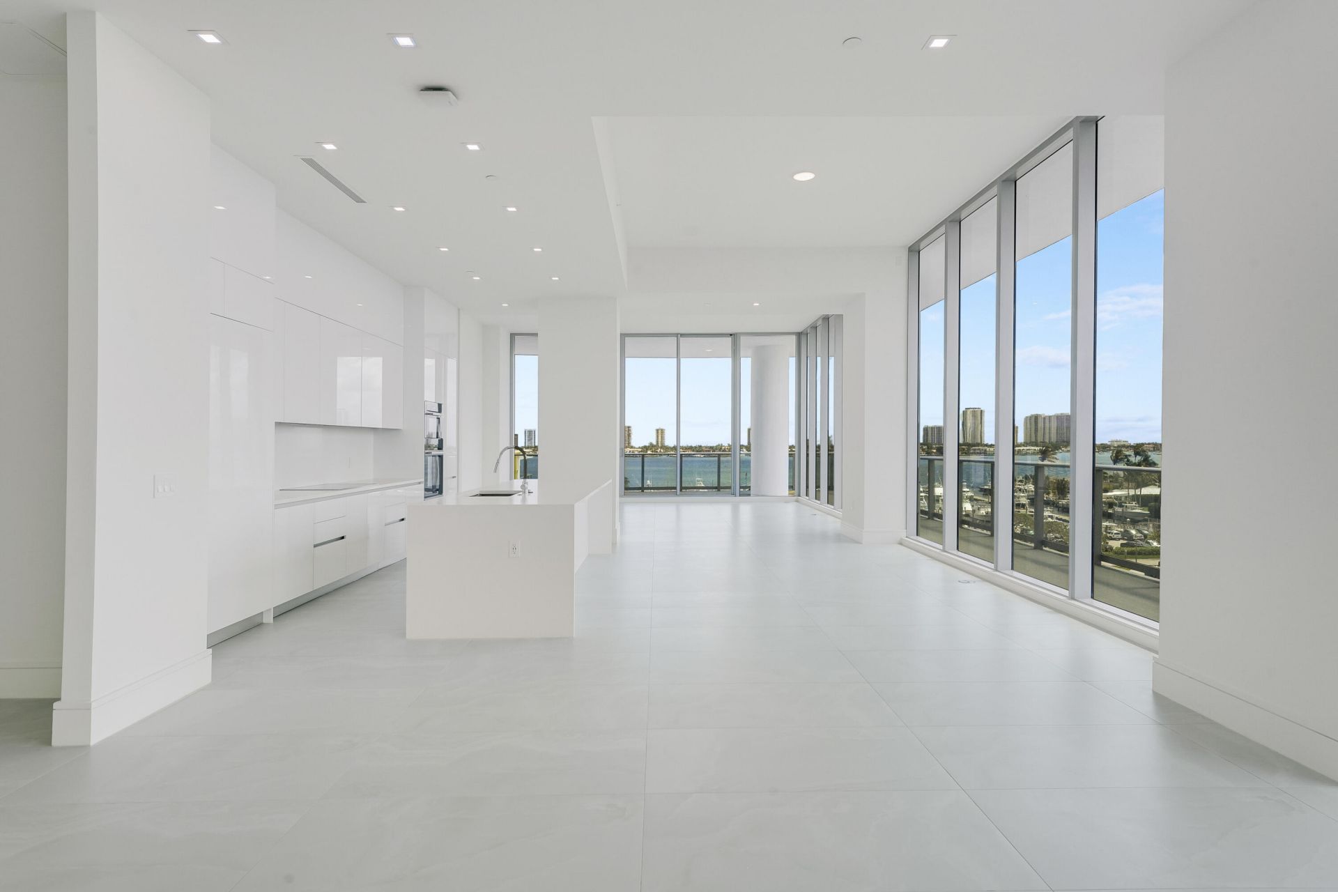 220 Lake Shore Drive, Unit 612, Lake Park, FL 33403 Photo