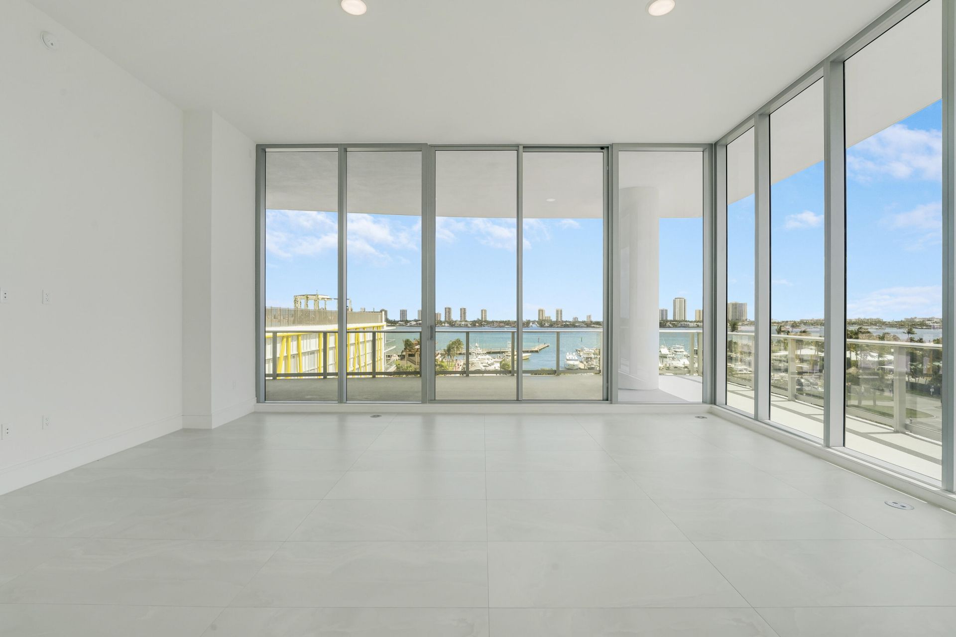 220 Lake Shore Drive, Unit 612, Lake Park, FL 33403 Photo