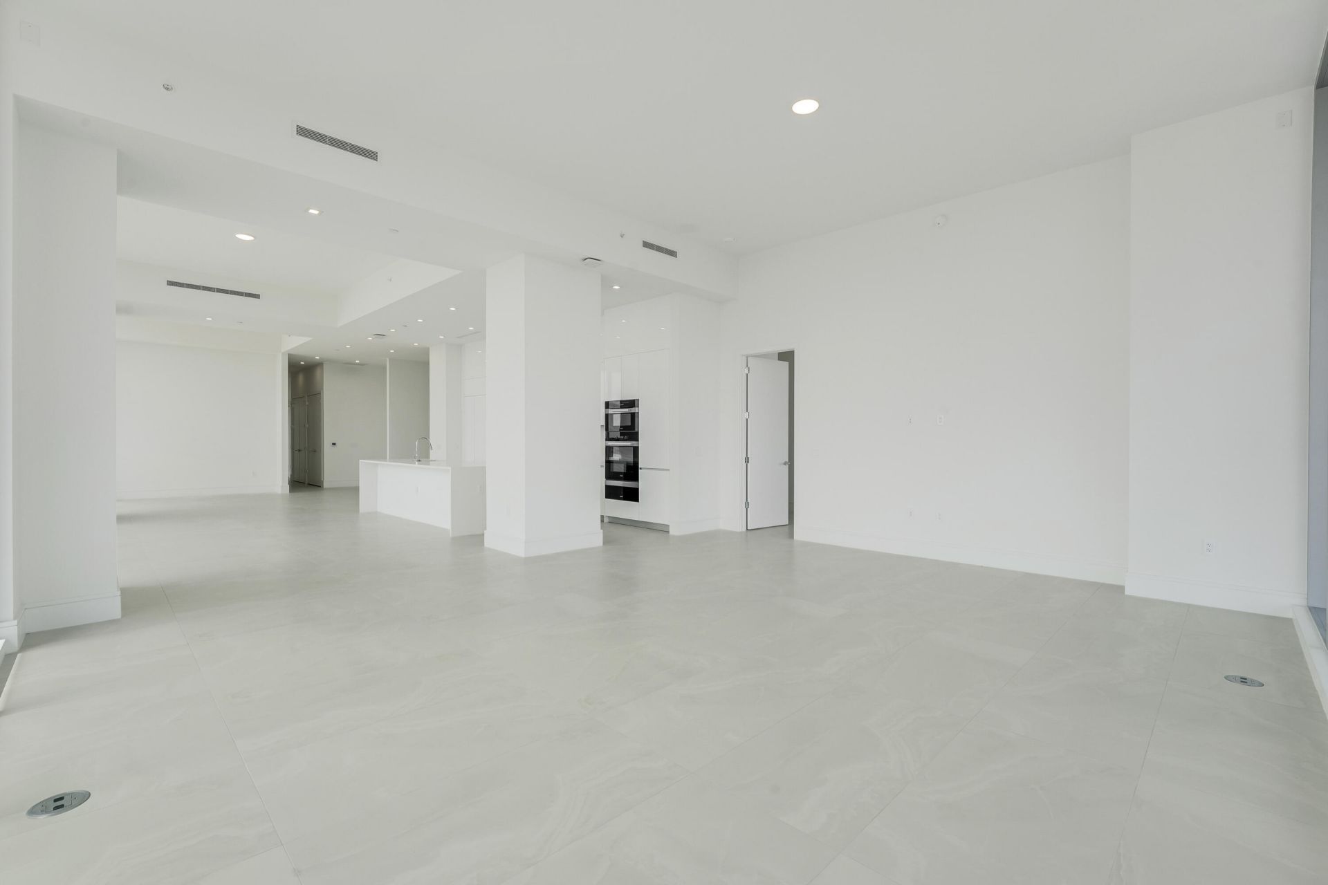 220 Lake Shore Drive, Unit 612, Lake Park, FL 33403 Photo