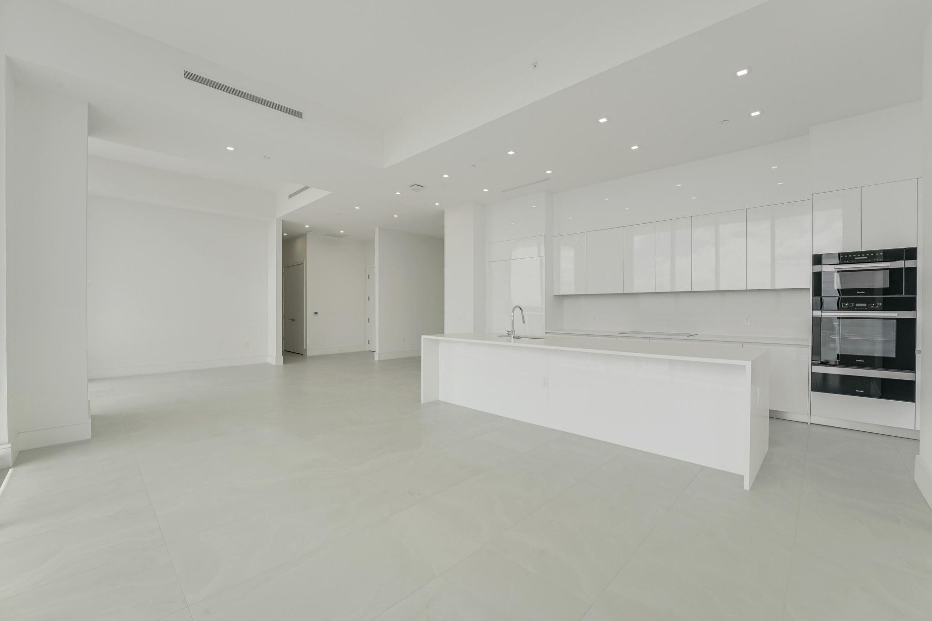 220 Lake Shore Drive, Unit 612, Lake Park, FL 33403 Photo