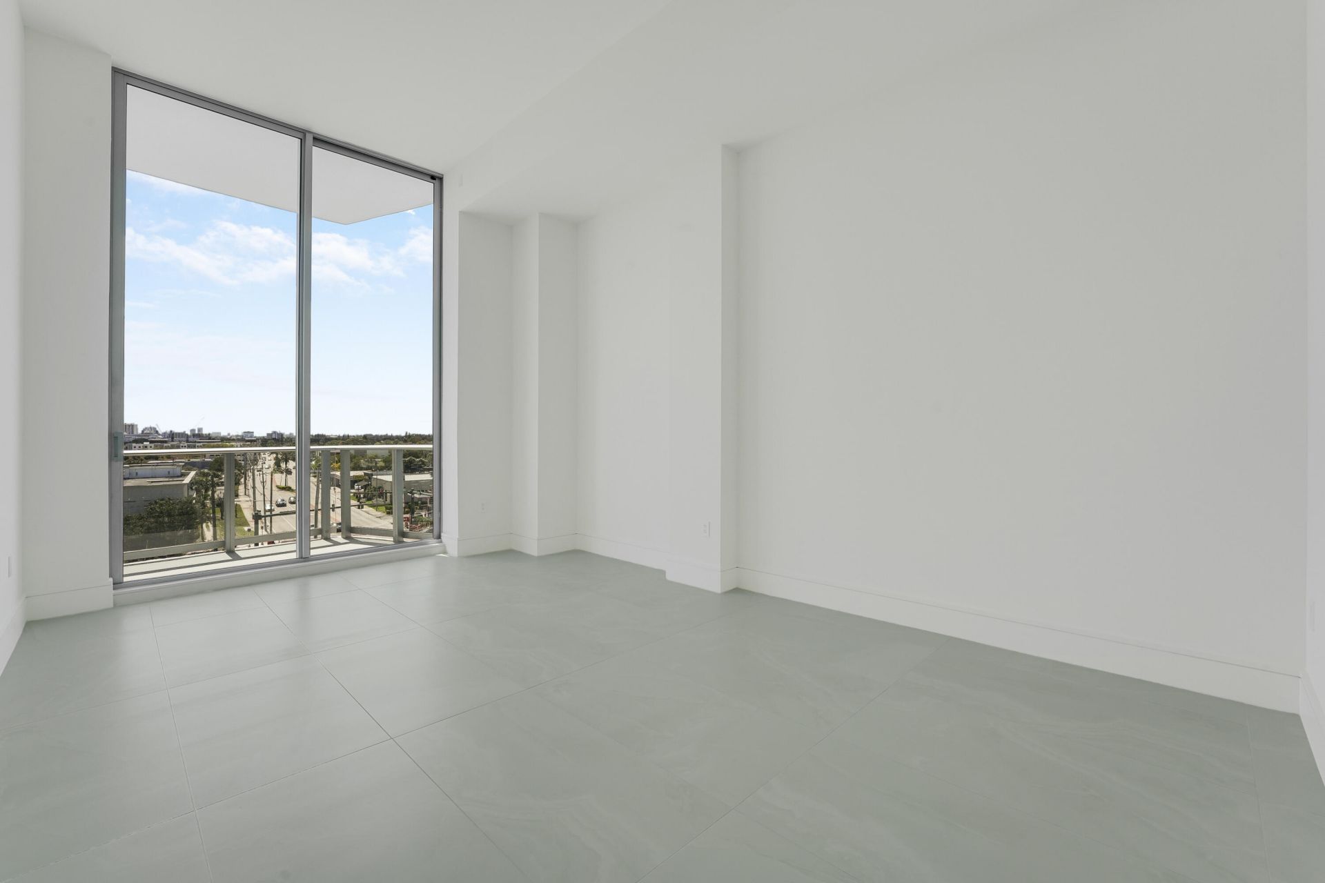 220 Lake Shore Drive, Unit 612, Lake Park, FL 33403 Photo