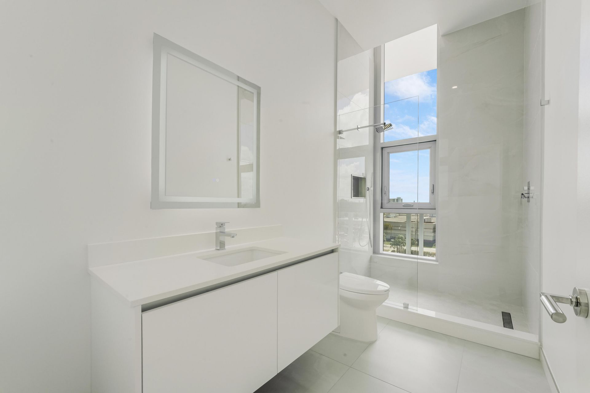 220 Lake Shore Drive, Unit 612, Lake Park, FL 33403 Photo