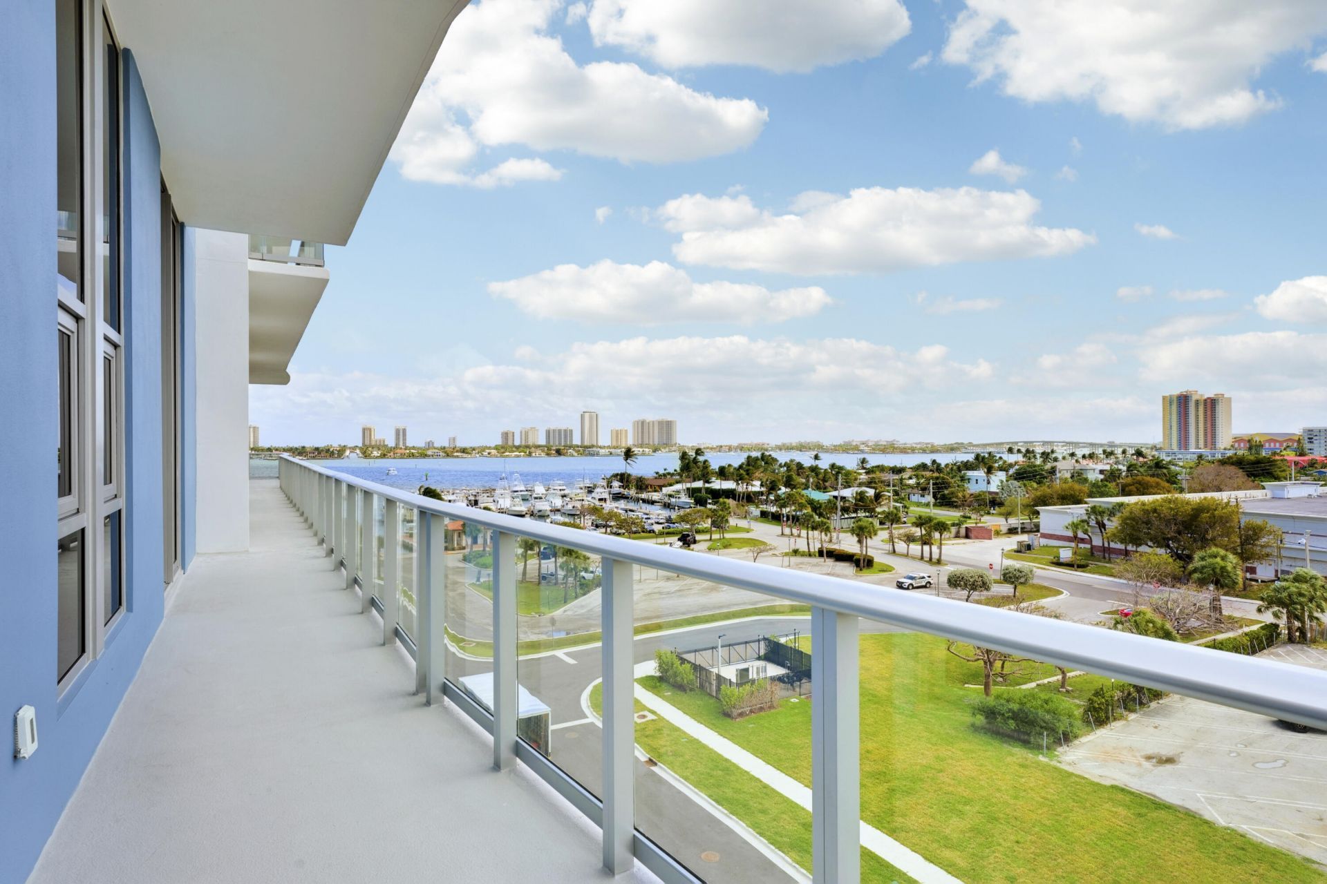 220 Lake Shore Drive, Unit 612, Lake Park, FL 33403 Photo