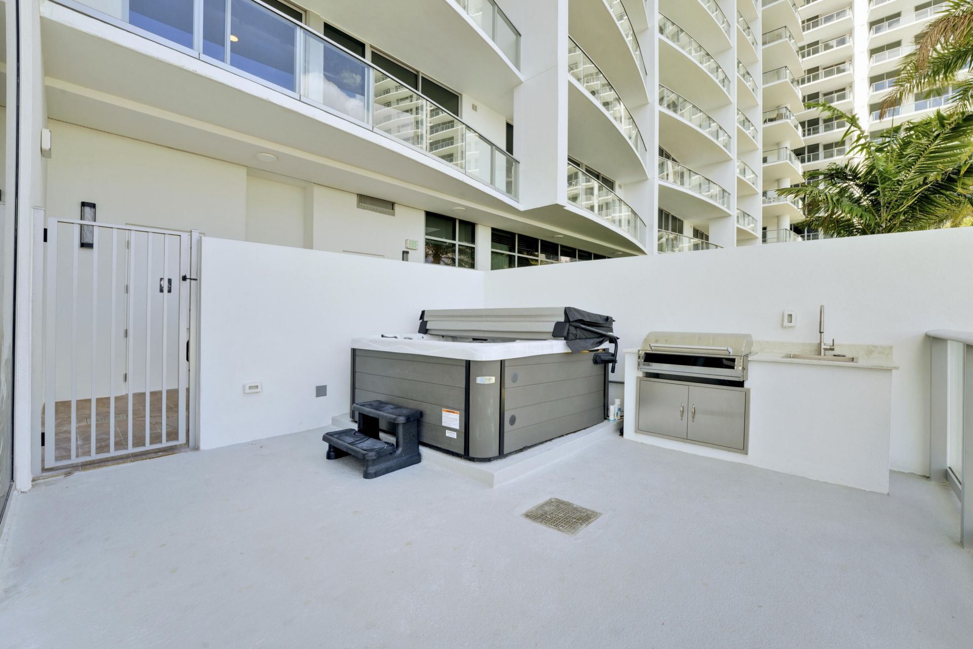 220 Lake Shore Drive, Unit 612, Lake Park, FL 33403 Photo