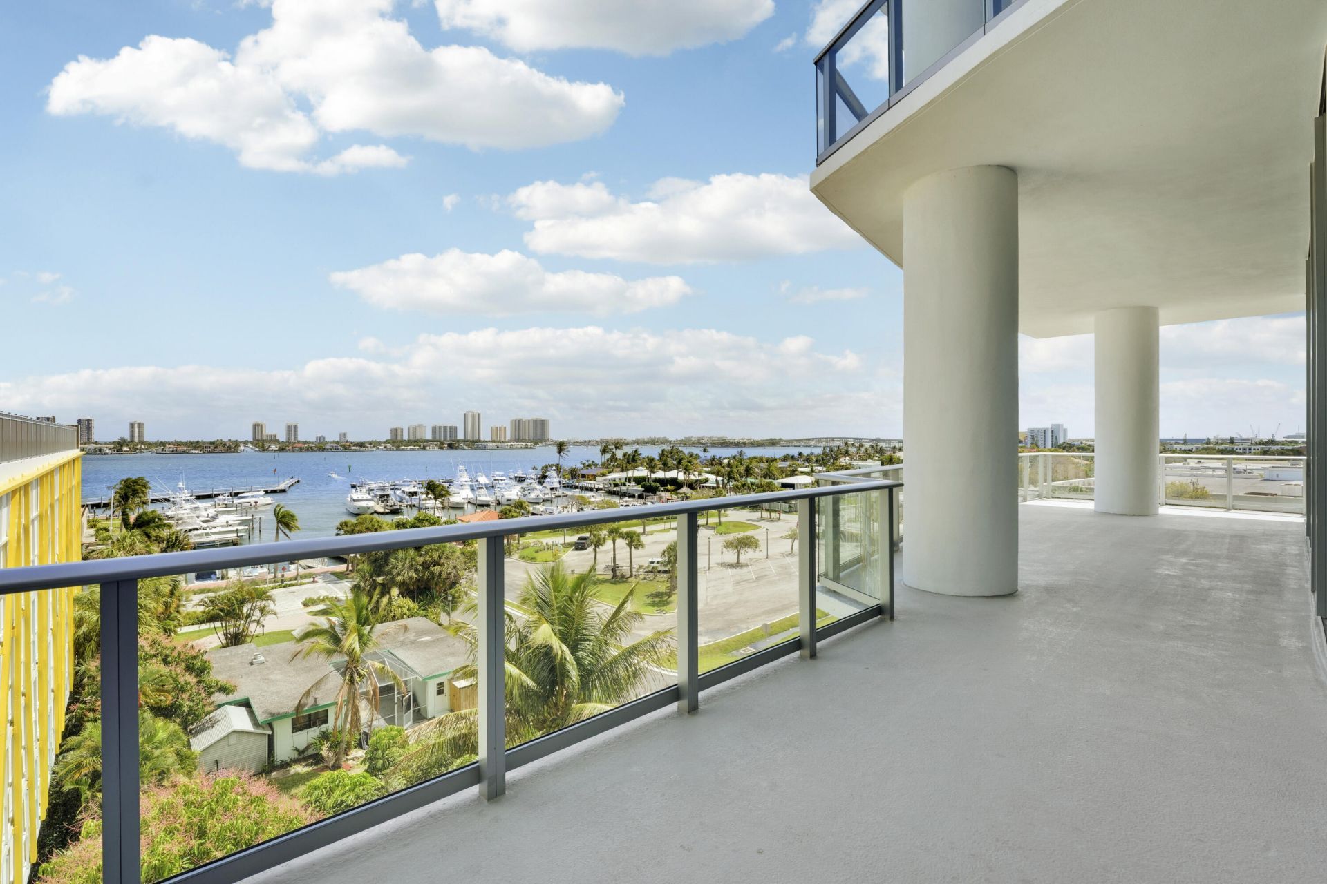 220 Lake Shore Drive, Unit 612, Lake Park, FL 33403 Photo