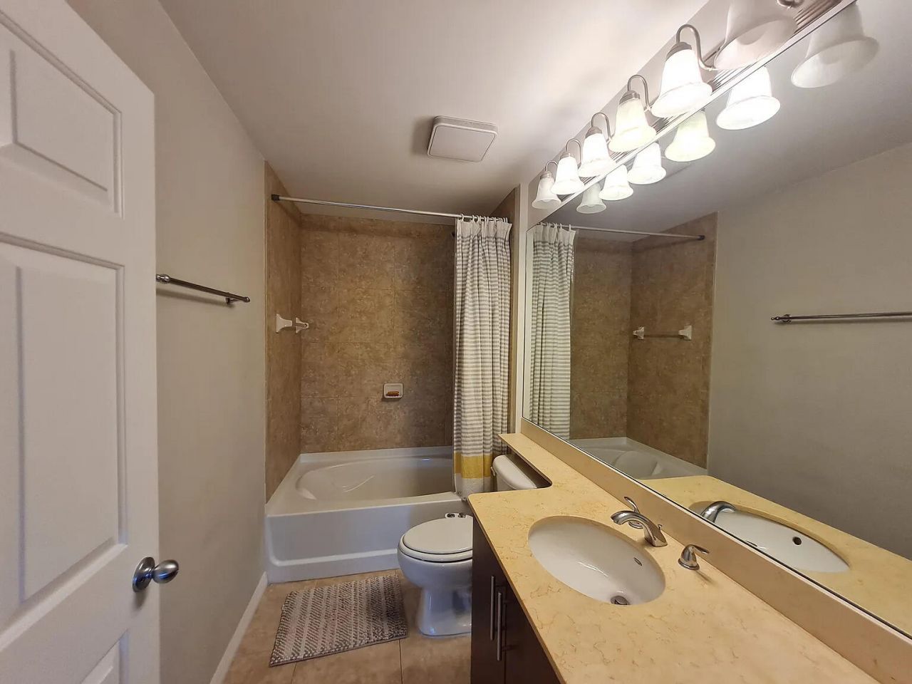 2421 NE 65th Street, Unit 611, Fort Lauderdale, FL 33308 Photo