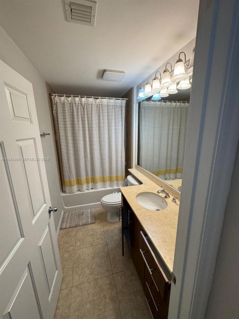 2421 NE 65th Street, Unit 611, Fort Lauderdale, FL 33308 Photo