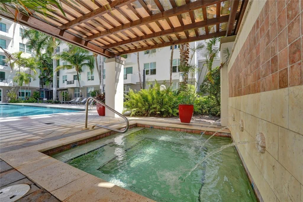 2421 NE 65th Street, Unit 611, Fort Lauderdale, FL 33308 Photo