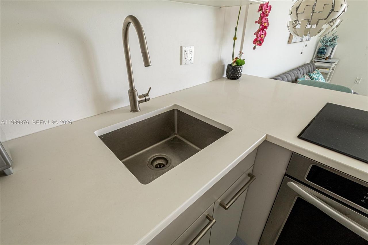 1035 West Ave, Unit PH02, Miami Beach, FL 33139 Photo