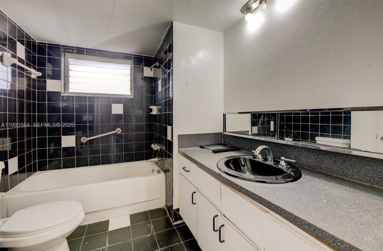 1680 NE 191st St , Unit 107-2, Miami, FL 33179 Photo