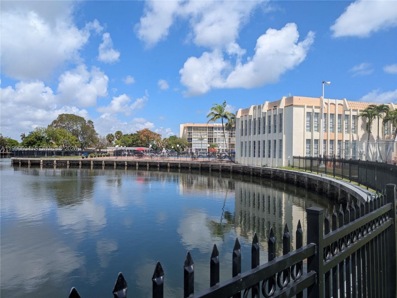 701 Three Islands Blvd, Unit 510, Hallandale Beach, FL 33009 Photo