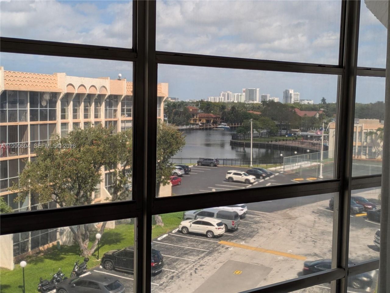 701 Three Islands Blvd, Unit 510, Hallandale Beach, FL 33009 Photo