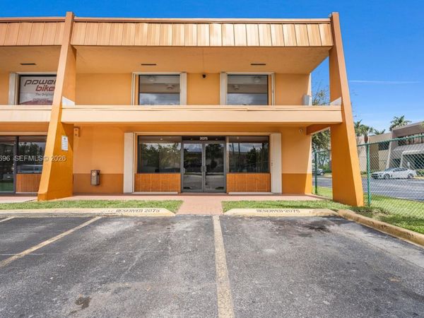 2075 W 76th St, Unit 1, Hialeah, FL 33016
