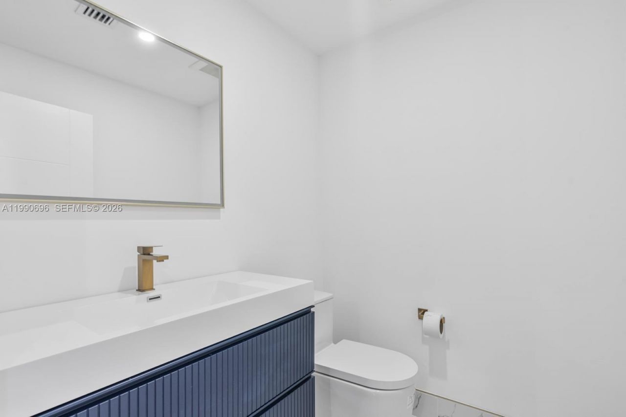 2075 W 76th St, Unit 1, Hialeah, FL 33016 Photo