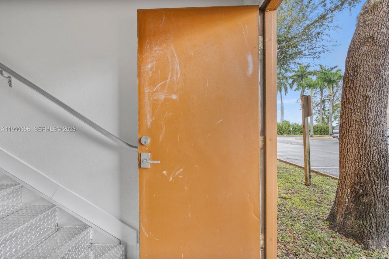 2075 W 76th St, Unit 1, Hialeah, FL 33016 Photo