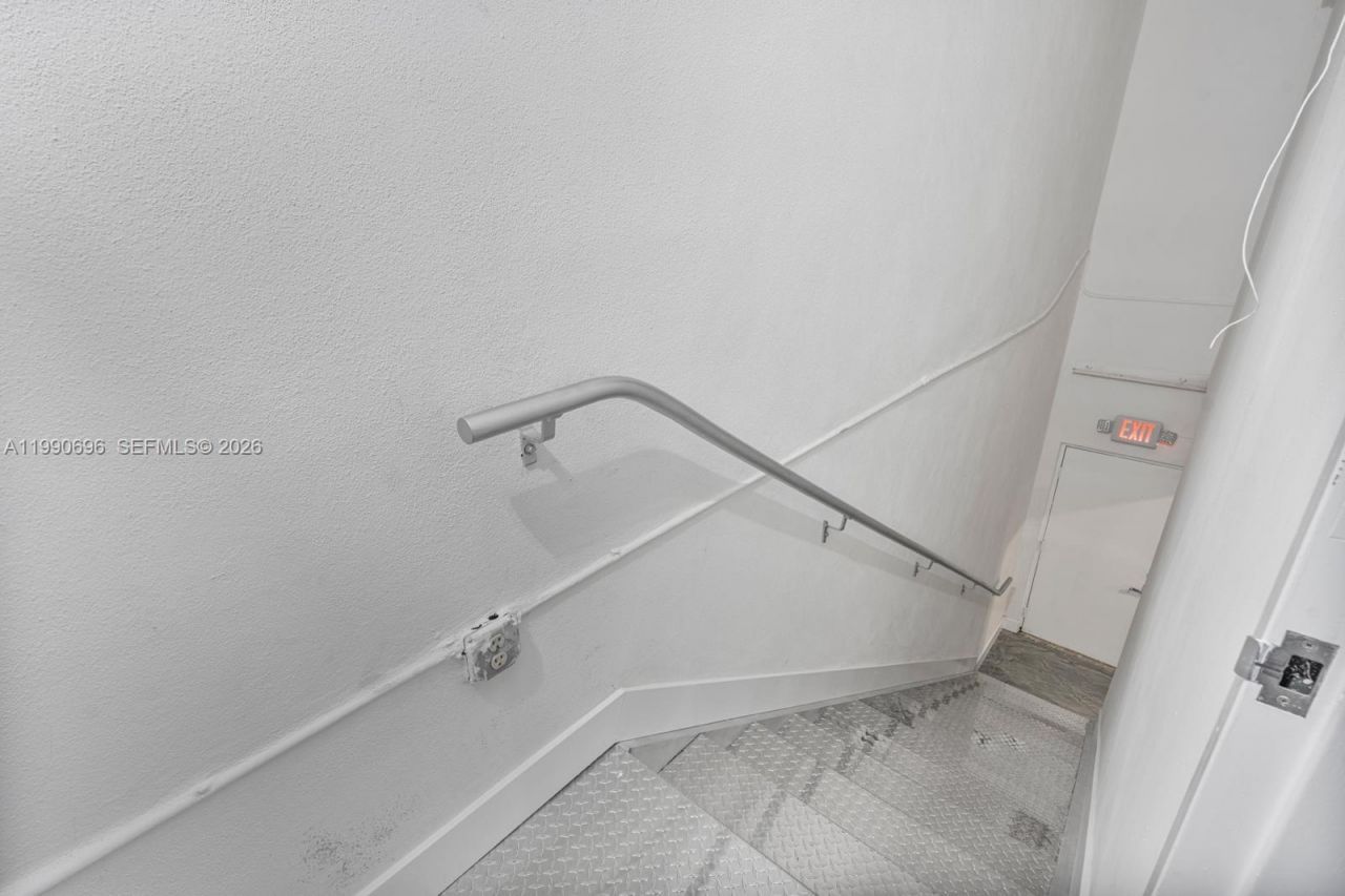2075 W 76th St, Unit 1, Hialeah, FL 33016 Photo