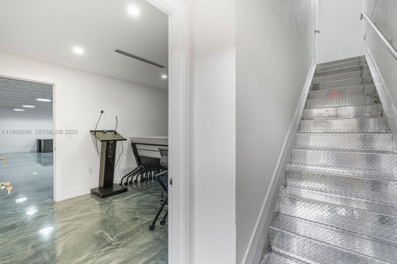 2075 W 76th St, Unit 1, Hialeah, FL 33016 Photo