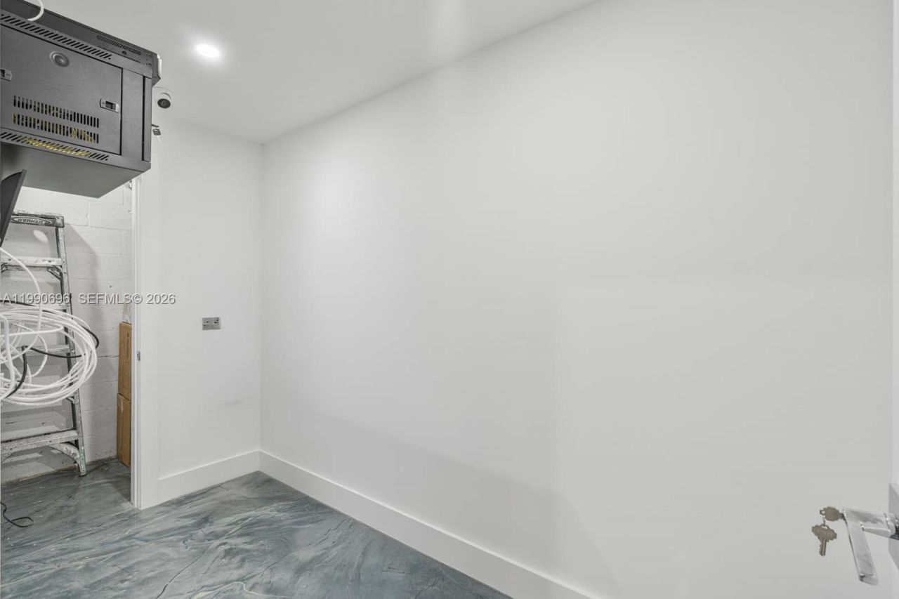 2075 W 76th St, Unit 1, Hialeah, FL 33016 Photo