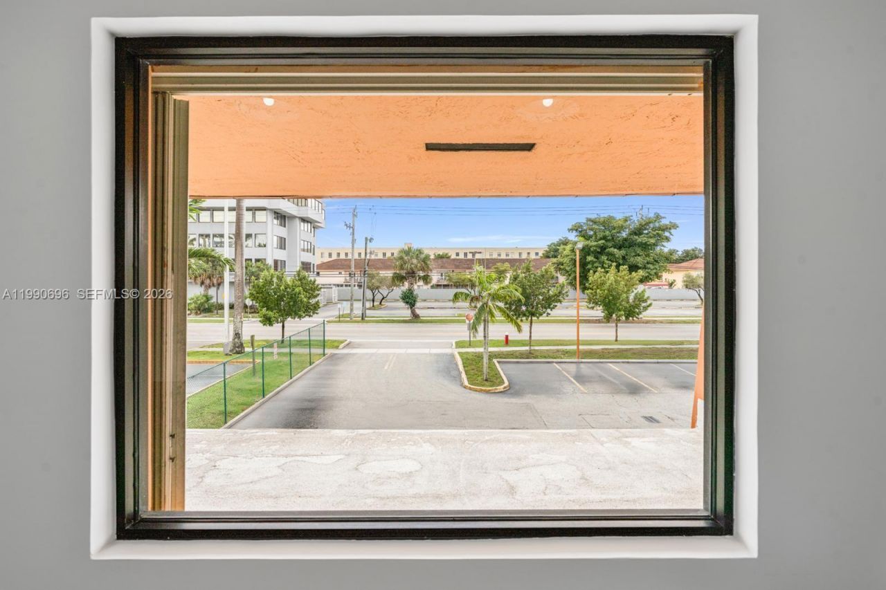 2075 W 76th St, Unit 1, Hialeah, FL 33016 Photo