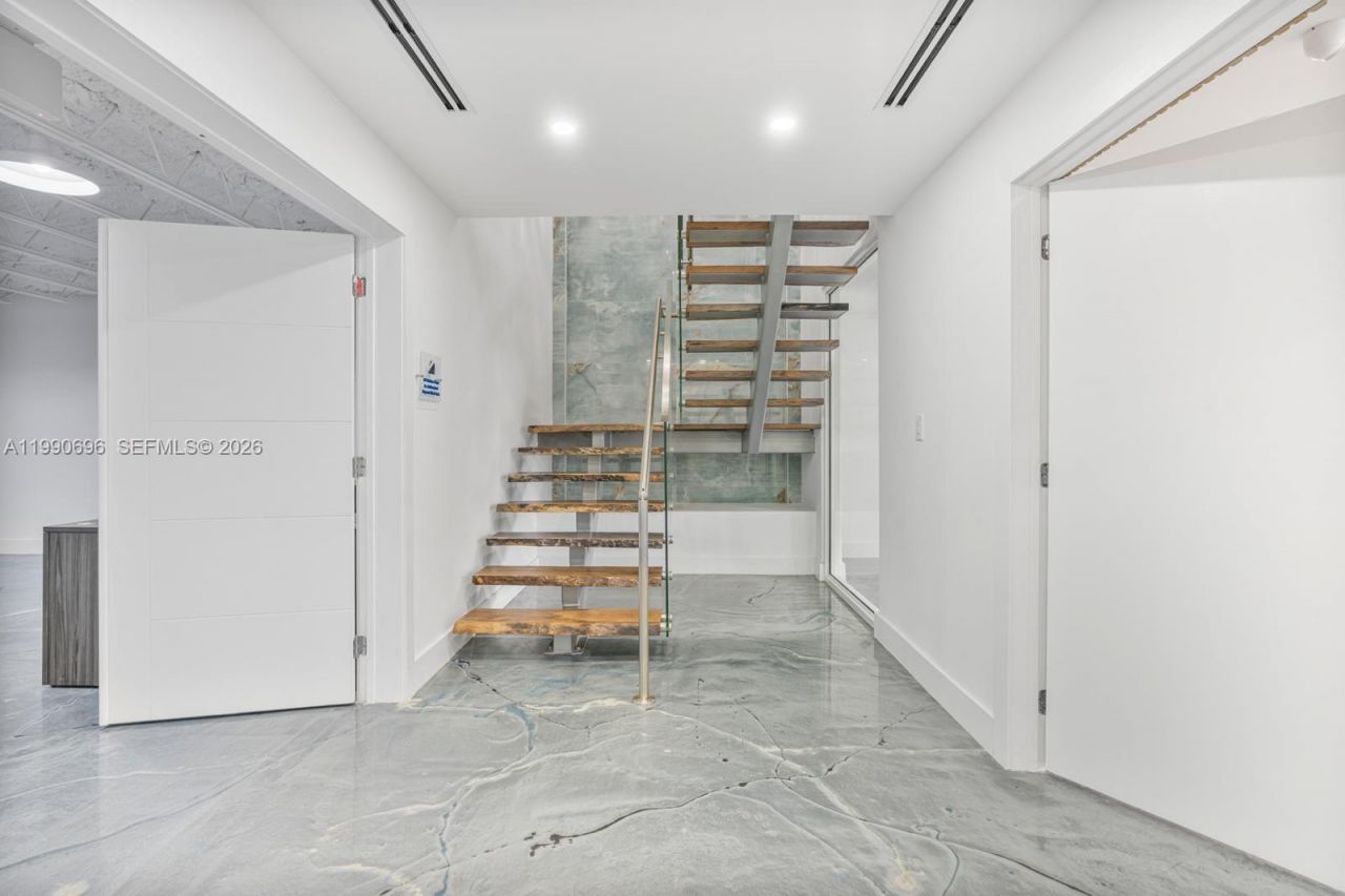 2075 W 76th St, Unit 1, Hialeah, FL 33016 Photo