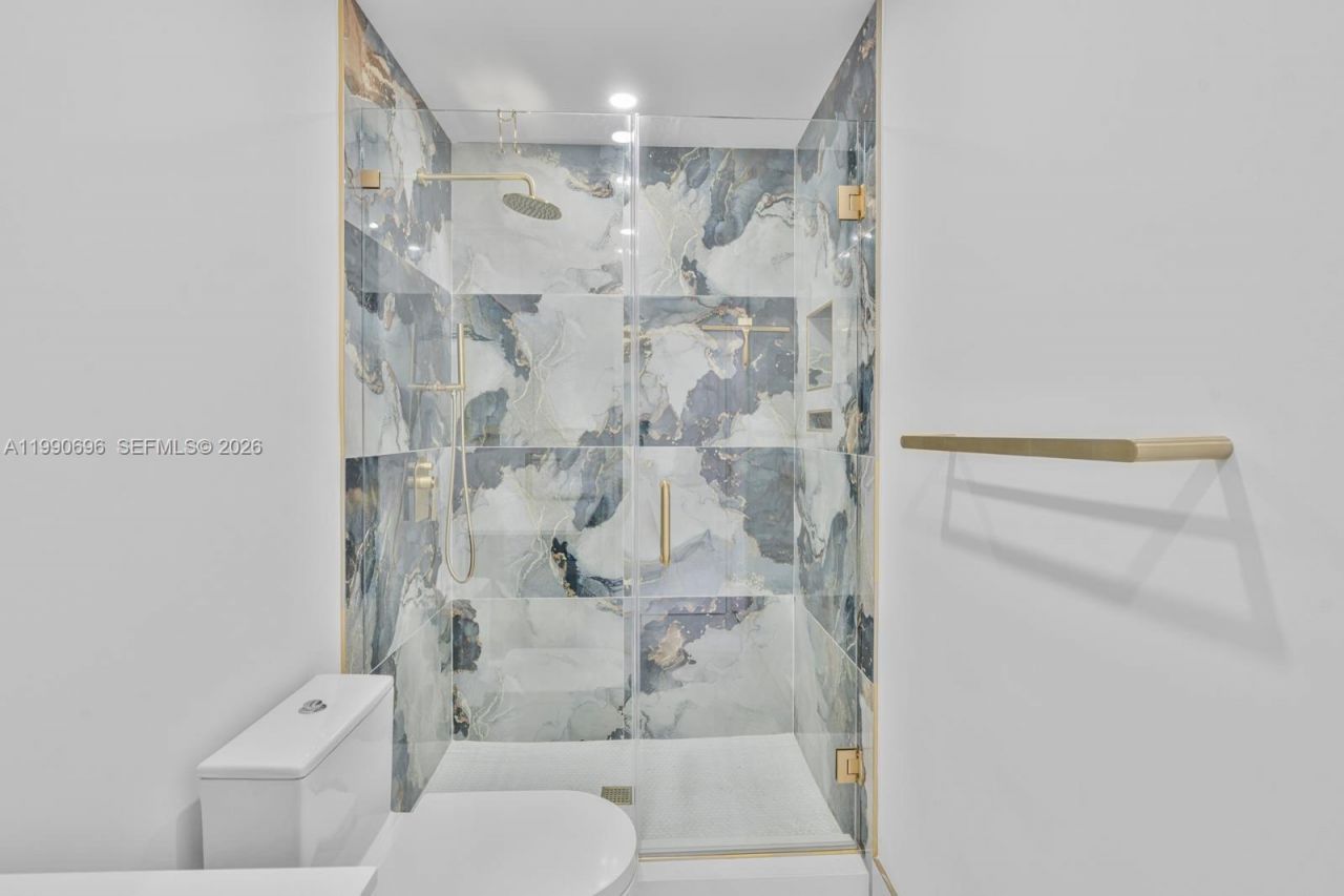 2075 W 76th St, Unit 1, Hialeah, FL 33016 Photo