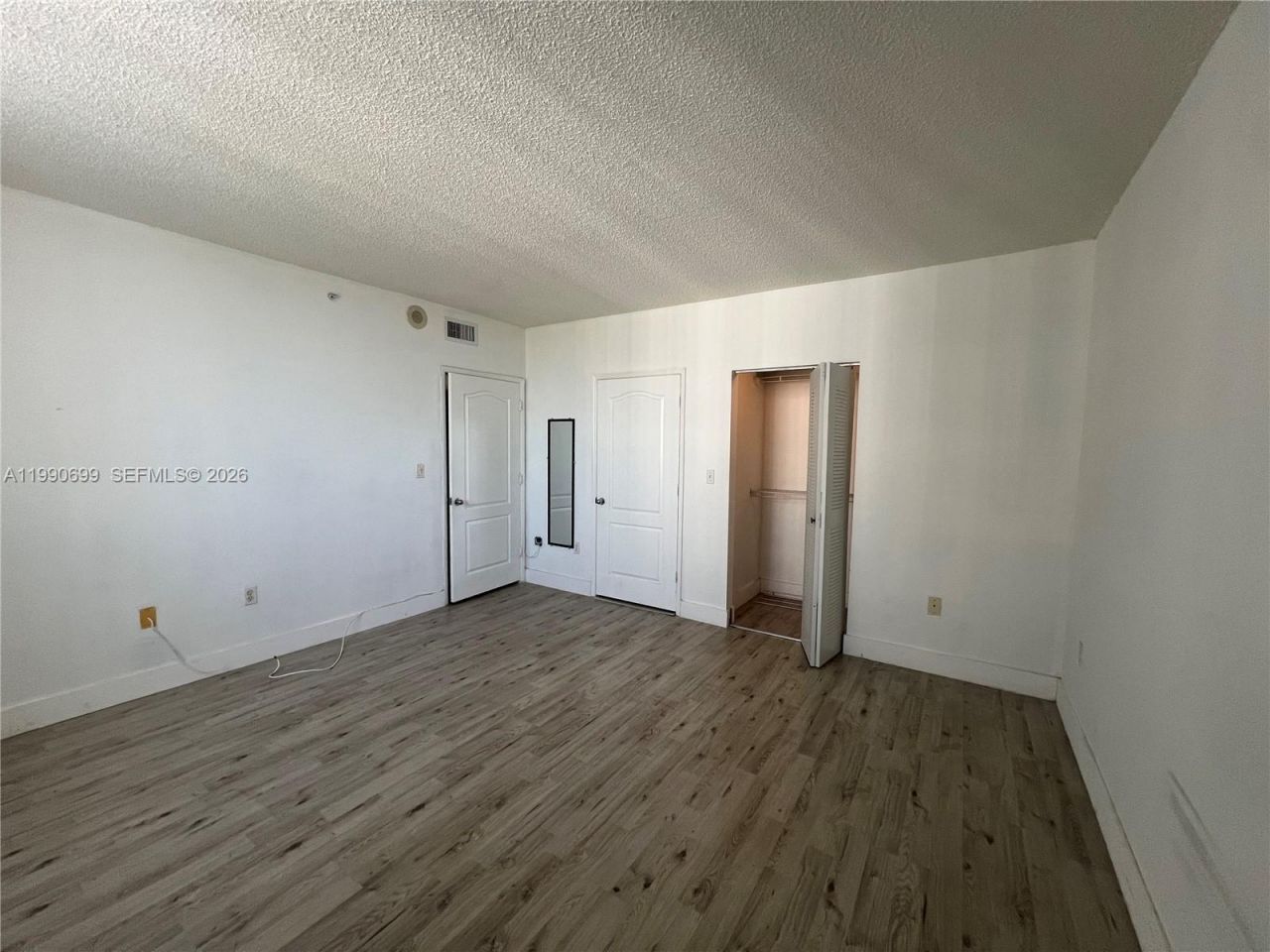 5091 NW 7th St, Unit 1010, Miami, FL 33126 Photo