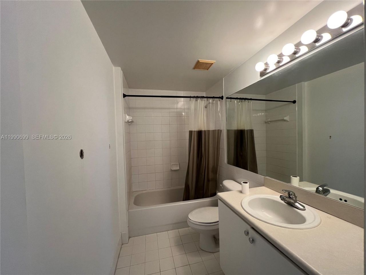 5091 NW 7th St, Unit 1010, Miami, FL 33126 Photo
