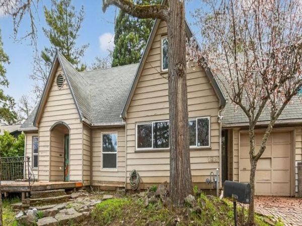 1426 SE Overlook Avenue, Roseburg, OR 97470