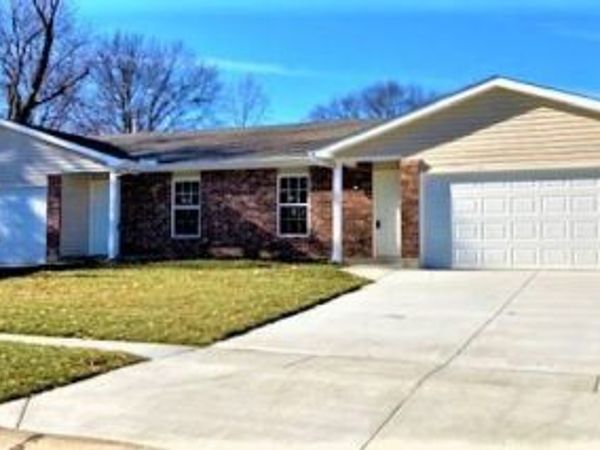 25 Joan Drive, O'Fallon, MO 63376