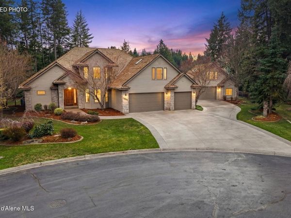 1268 E Woodstone Ct, Hayden, ID 83835
