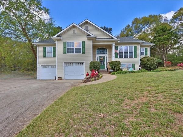9020 Farm Shaw Drive, Gainesville, GA 30506