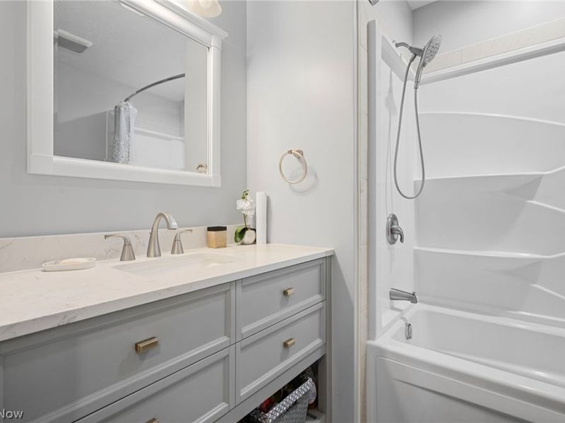 6094 Emerald Street, North Ridgeville, OH 44039 Photo 21