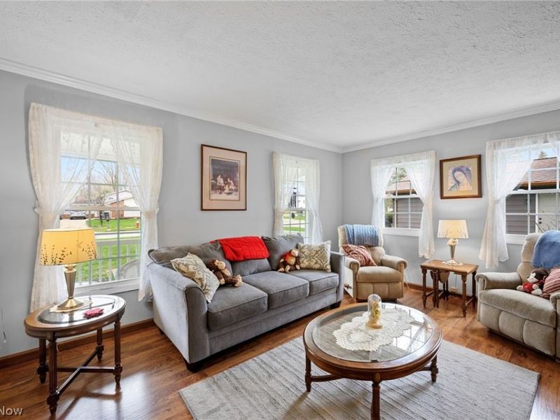 6094 Emerald Street, North Ridgeville, OH 44039 Photo 4