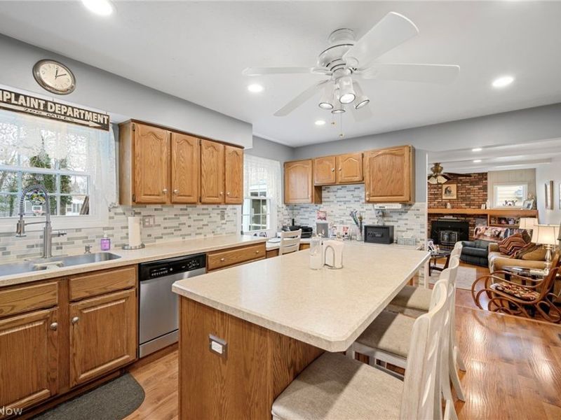 6094 Emerald Street, North Ridgeville, OH 44039 Photo 9