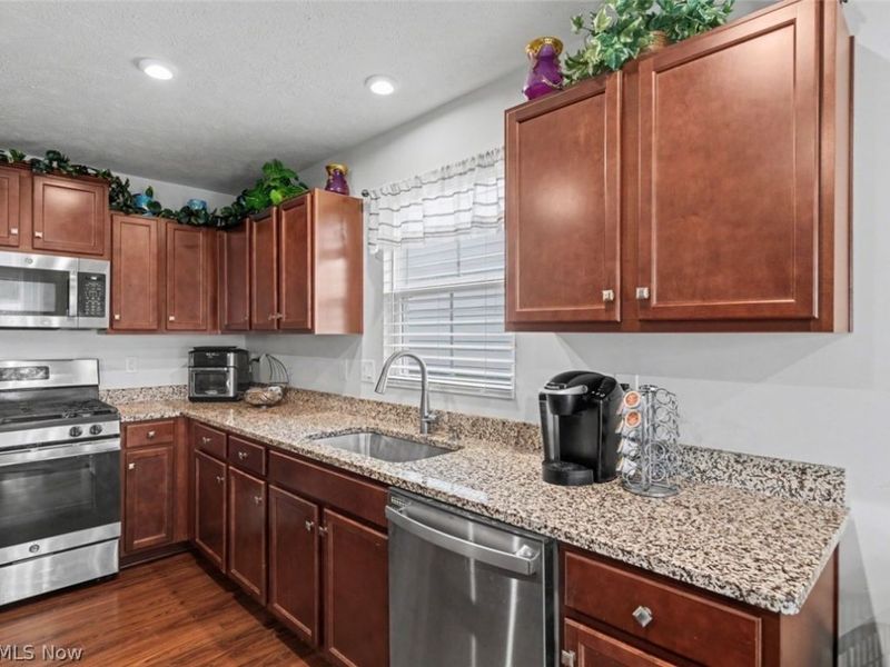 346 Lakewick Lane, Willowick, OH 44095 Photo 10