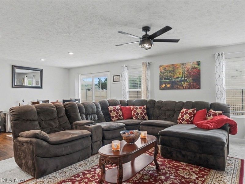 346 Lakewick Lane, Willowick, OH 44095 Photo 6