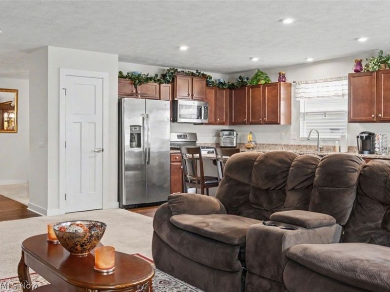 346 Lakewick Lane, Willowick, OH 44095 Photo 7