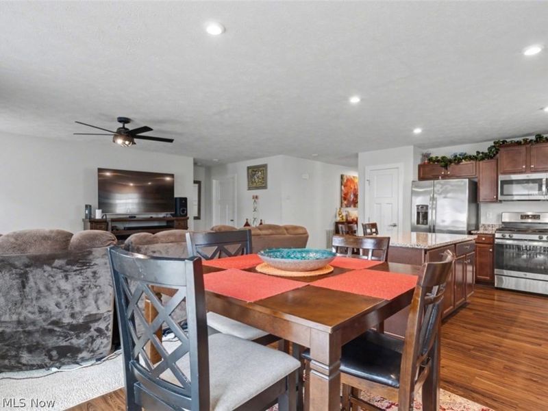 346 Lakewick Lane, Willowick, OH 44095 Photo 9