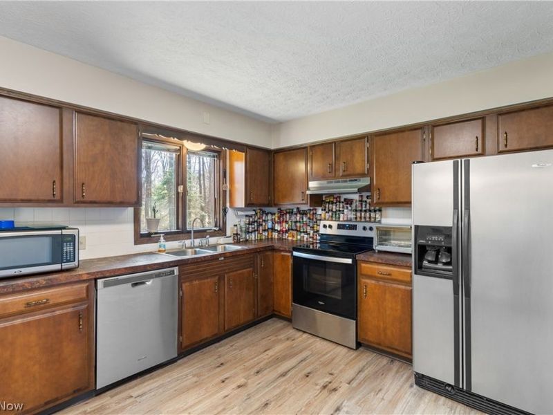 3586 Leafland Street NW, Uniontown, OH 44685 Photo 11