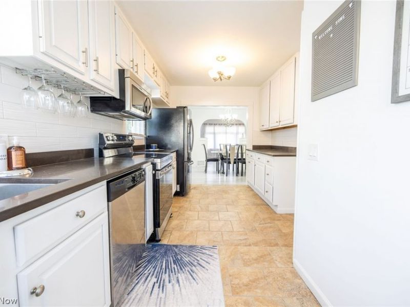 6502 Farnsworth Drive, Parma, OH 44129 Photo 13