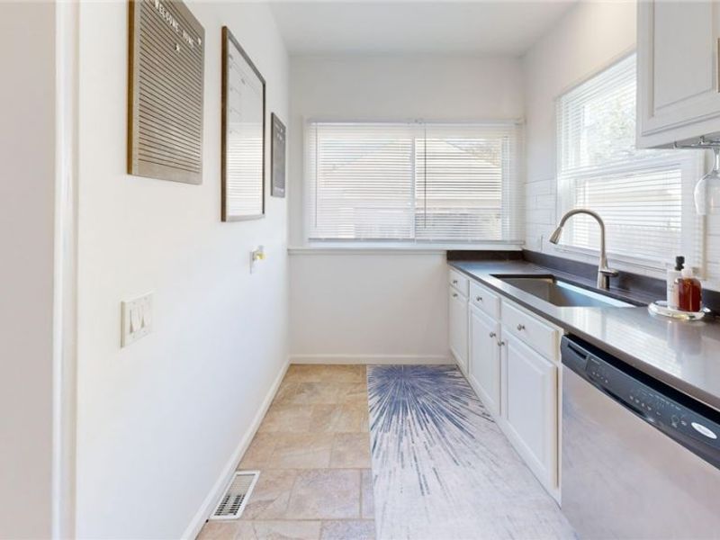 6502 Farnsworth Drive, Parma, OH 44129 Photo 15