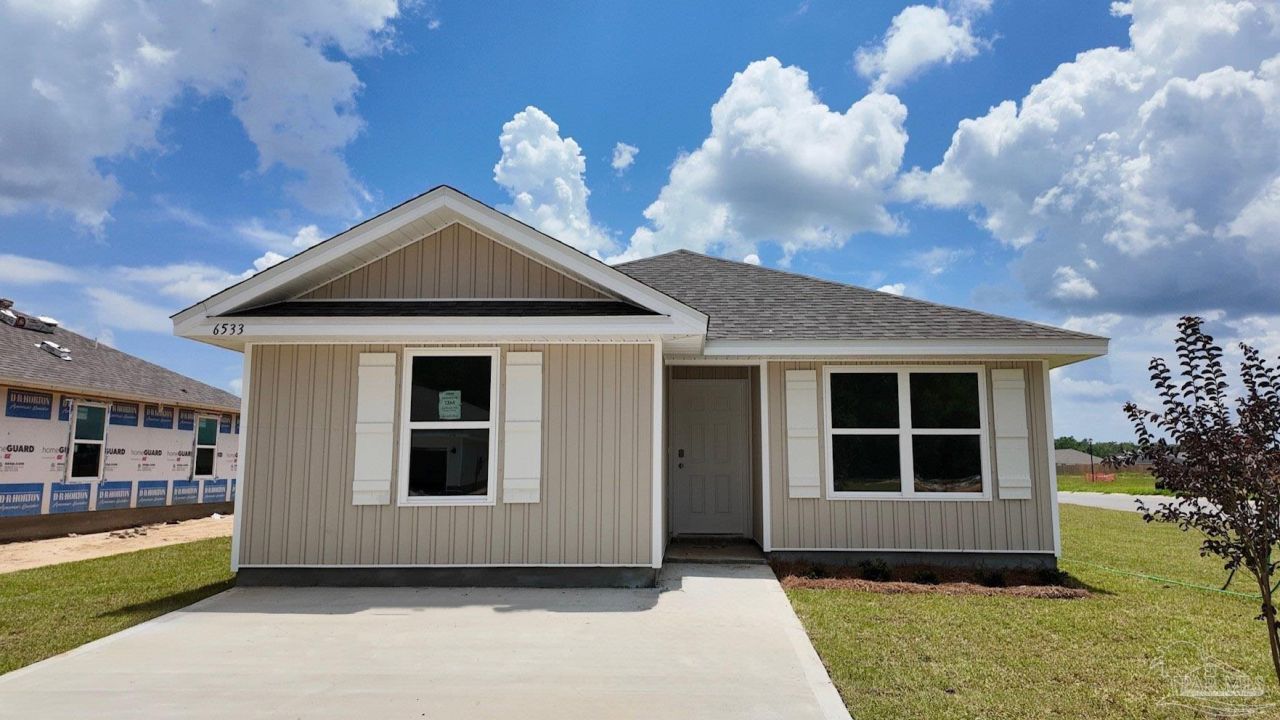 6533 Firefly Dr, Milton, FL 32583 Main Photo